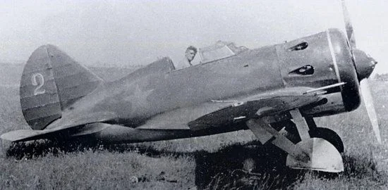 polikarpov-i-16-02.jpg