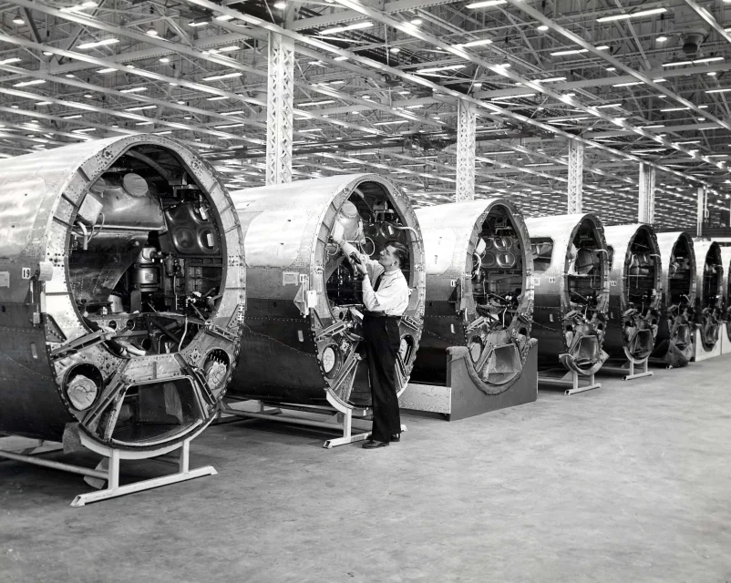 B-29_being_made_5.jpg