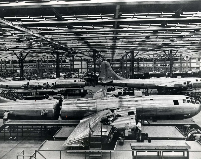 B-29_being_made_4.jpg