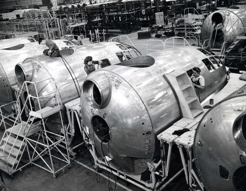 B-29_being_made_2.jpg