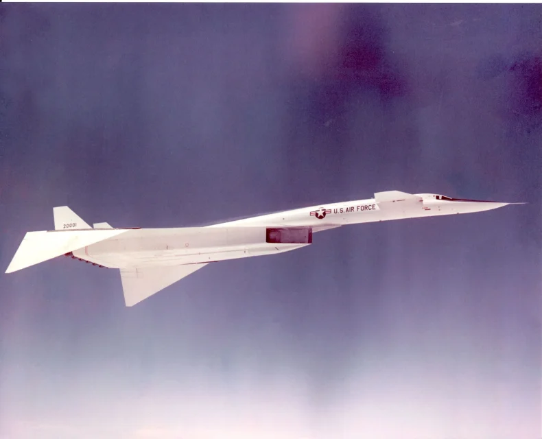 841(4) - XB-70 Valkyrie accelerates to Mach 3.02.jpg