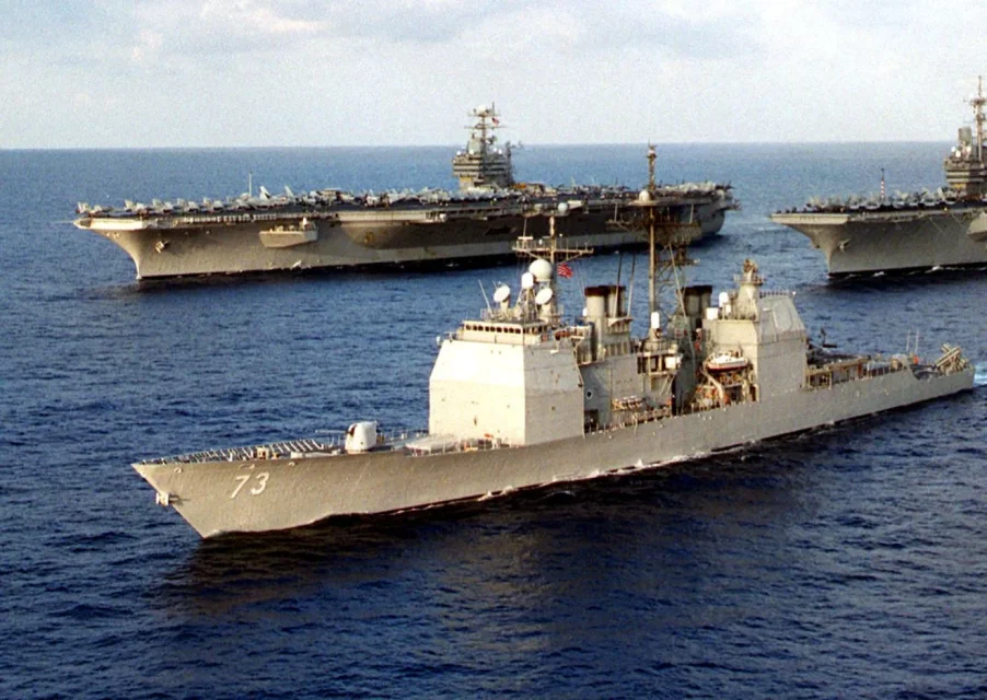 868 - 4 - Port_Royal_with_Nimitz_and_Independence.jpg