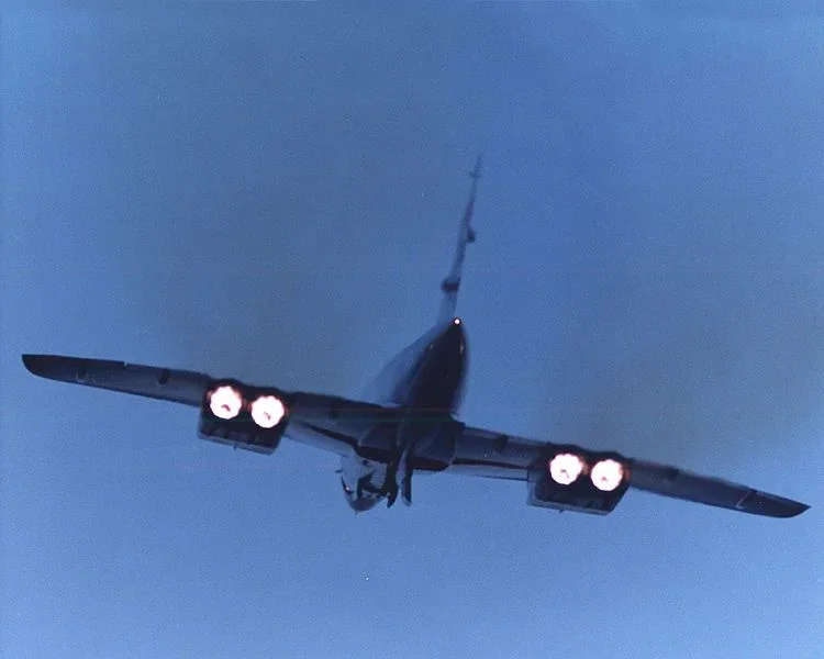 893 - 1 - lrg_concorde4.jpg
