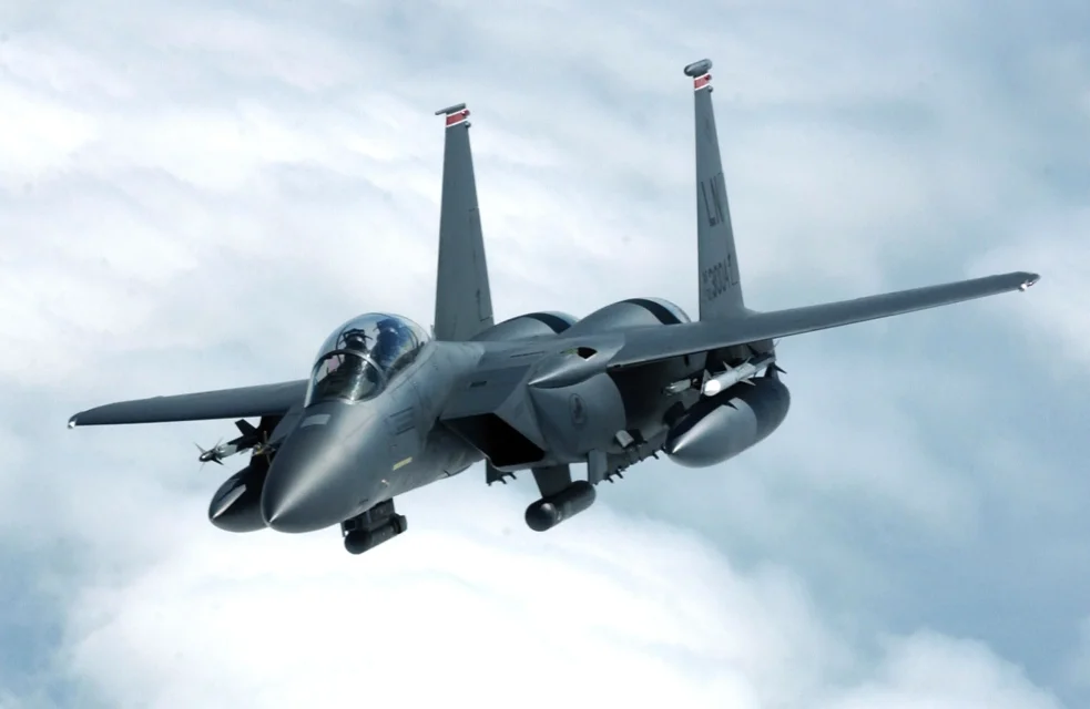 906 - 1 - F-15E.jpg
