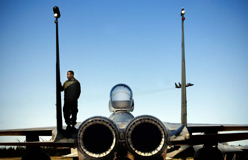 906 - 3 - F-15C%20Eagle.jpg