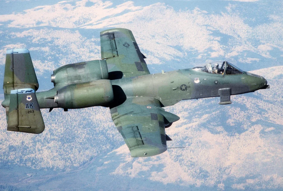 939 - 3 - A-10_Thunderbolt_II_Low-vis.jpg