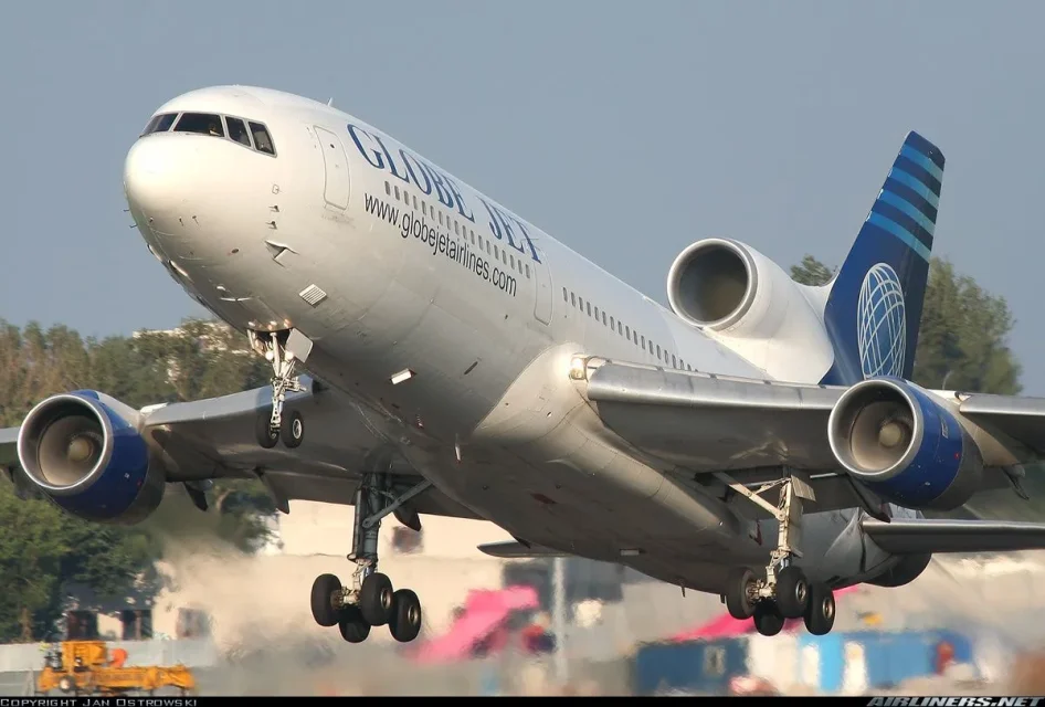 1088 - 2 - tristar.jpg
