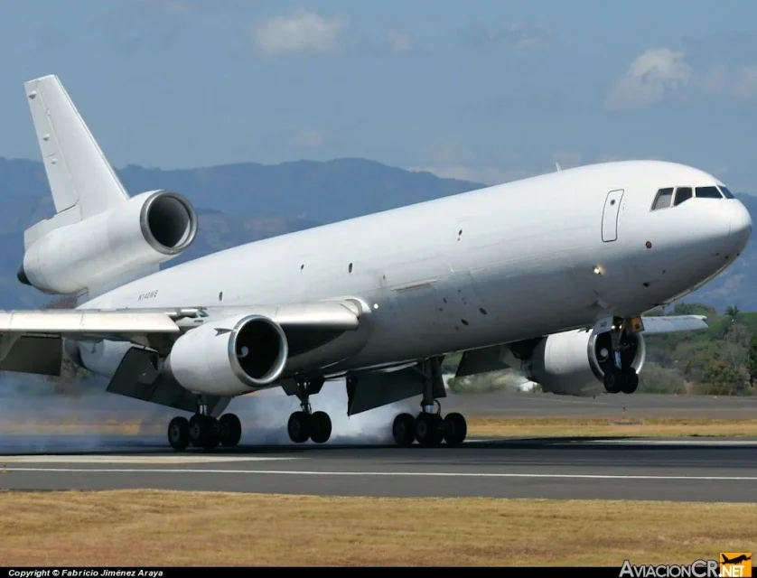 1088 - 4 - DC-10 cargo.jpg