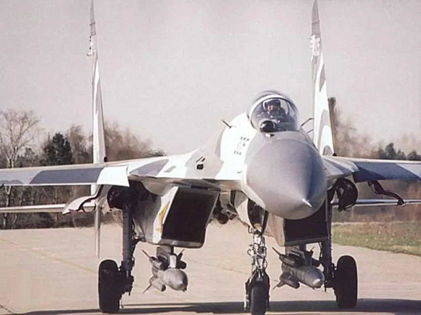 1092 - 1 - Su-27_22b.jpg
