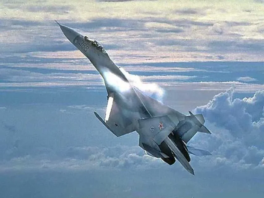 1092 - 2 - Su-27_05b.jpg