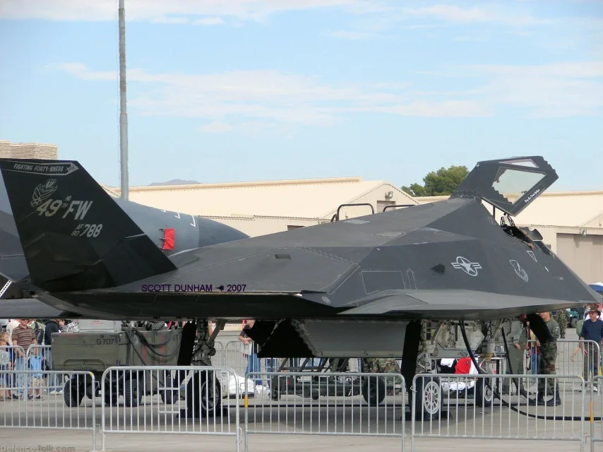 1111 - 5 - Nellis_07_F-117A_Nighthawk_06-A.jpg