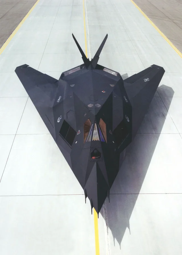 1112 - 3 - F-117_16b.jpg