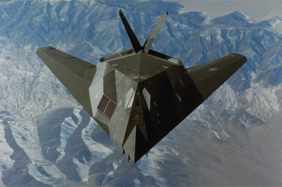 1112 - 4 - F-117_20b.jpg