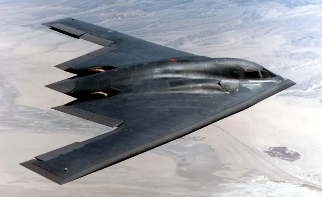 1131 - 3 - US_Air_Force_B-2_Spirit.jpg