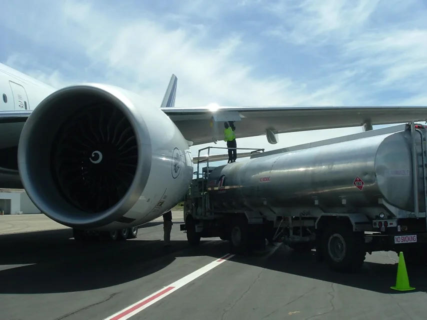 1140 - 2 - Air_France_Boeing_777-300ER_(572891563).jpg