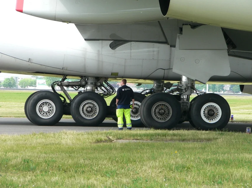 1140 - 3 -  Airbus_A380_Fahrwerk.jpg