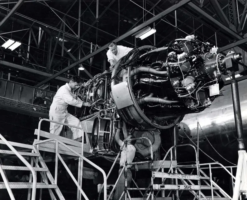 B-29_being_made_7.jpg